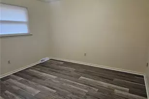 909 Chapel Rd, Center Township, PA 15061 - Photo 6