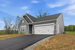 121 July Dr, City of But SW, PA 16002 - Photo 2