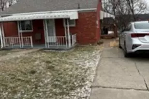 108 Delrose Dr, Liberty Boro, PA 15133 - Photo 2