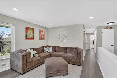 6038 Dalmation Dr, Bethel Park, PA 15102 - Photo 10