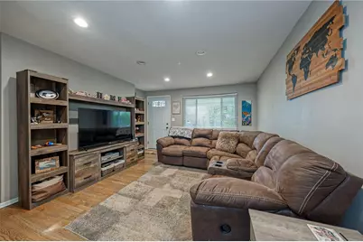 4 Camera Pl, Pittsburgh, PA 15235 - Photo 2