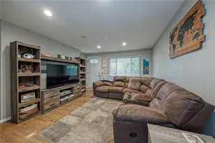 4 Camera Pl, Pittsburgh, PA 15235 - Photo 2