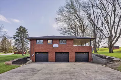 395 Crescent Dr, Canton Township, PA 15301 - Photo 8