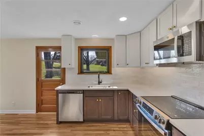 395 Crescent Dr, Canton Township, PA 15301 - Photo 22