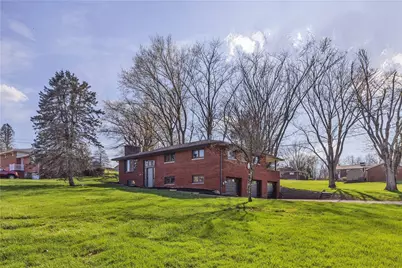 395 Crescent Dr, Canton Township, PA 15301 - Photo 6