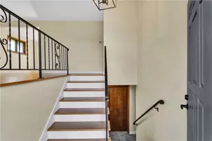 395 Crescent Dr, Canton Township, PA 15301 - Photo 10