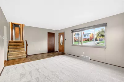 464 Nantucket Dr, Pittsburgh, PA 15236 - Photo 4