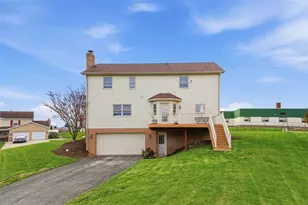 1007 Braemar Dr, Jeannette, PA 15644 - Photo 40