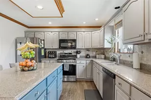 1007 Braemar Dr, Jeannette, PA 15644 - Photo 14