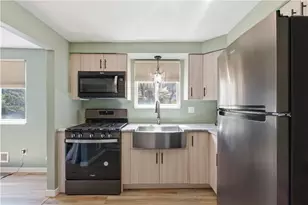 25 Krist Glen Dr, Pittsburgh, PA 15218 - Photo 2