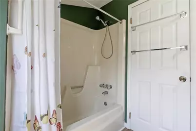 25 Krist Glen Dr, Pittsburgh, PA 15218 - Photo 12