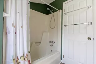 25 Krist Glen Dr, Pittsburgh, PA 15218 - Photo 12