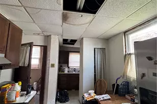 417 Fisher St, Pittsburgh, PA 15210 - Photo 12