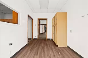 910 E Maiden St, Washington, PA 15301 - Photo 8