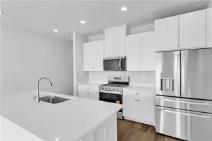 126 Scotland Ln, Harmony Boro, PA 16037 - Photo 10