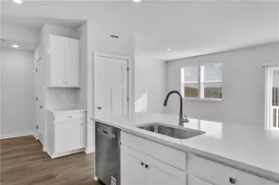 126 Scotland Ln, Harmony Boro, PA 16037 - Photo 14