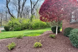 211 Lesnett Rd, Pittsburgh, PA 15241 - Photo 10