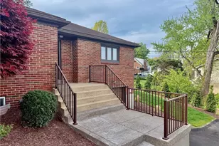 211 Lesnett Rd, Pittsburgh, PA 15241 - Photo 2