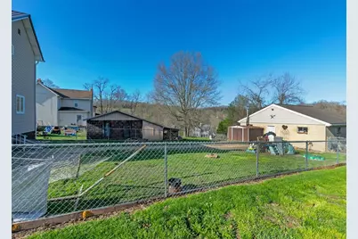 213 Main St, Dunbar Township, PA 15430 - Photo 4