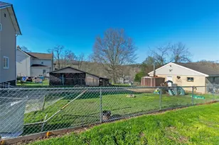 213 Main St, Dunbar Township, PA 15430 - Photo 4