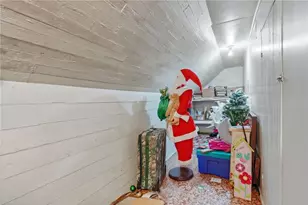 323 Hillside Ave, Ellwood City, PA 16117 - Photo 14