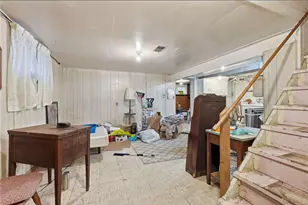 323 Hillside Ave, Ellwood City, PA 16117 - Photo 16