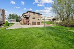 405 Laurelwood Dr, Pittsburgh, PA 15116 - Photo 34