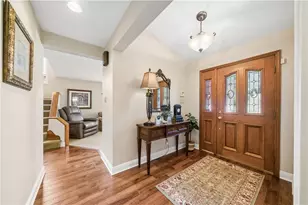 405 Laurelwood Dr, Pittsburgh, PA 15116 - Photo 2