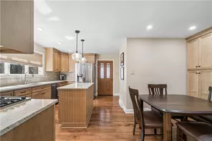 405 Laurelwood Dr, Pittsburgh, PA 15116 - Photo 8