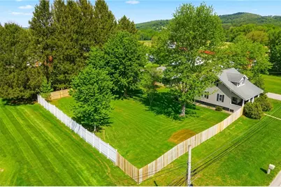 656 Browns Ferry Rd, Carmichaels-Cumberland, PA 15320 - Photo 4