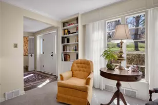 111 Woodshire Dr, Pittsburgh, PA 15215 - Photo 8