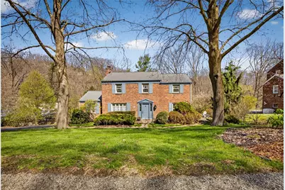 111 Woodshire Dr, Pittsburgh, PA 15215 - Photo 2