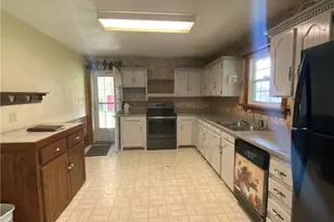 190 McClelland Rd, Buffalo Township, PA 15323 - Photo 2