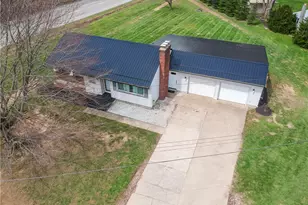 137 Lapin Ln, Pulaski Township, PA 16143 - Photo 4