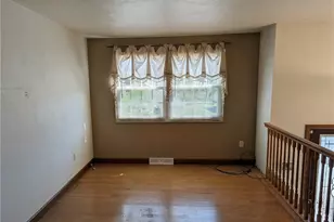 105 Ramage Rd, Pittsburgh, PA 15214 - Photo 14