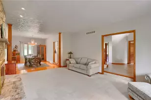 110 Larkspur Cir, Penn Township, PA 16002 - Photo 10