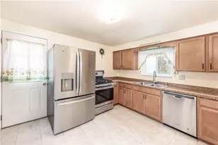 112 Neilson Dr, Jefferson Hills, PA 15025 - Photo 6