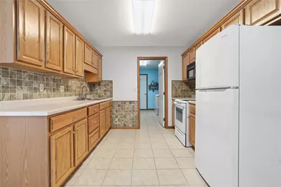 1064 Timberwood Dr, Chippewa Township, PA 15010 - Photo 8