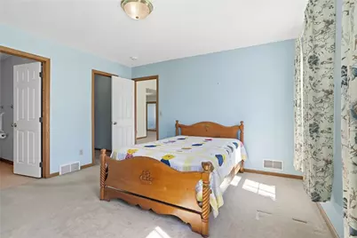 1064 Timberwood Dr, Chippewa Township, PA 15010 - Photo 16