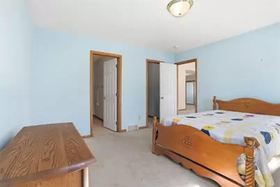 1064 Timberwood Dr, Chippewa Township, PA 15010 - Photo 18