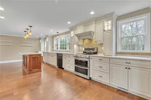 100 Green Forest Dr, Economy, PA 15005 - Photo 8