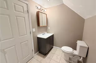 402 W Poplar St, Grove City Boro, PA 16127 - Photo 24