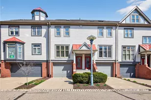 8 Waterside Pl, Washington's Landing, PA 15222 - Photo 1