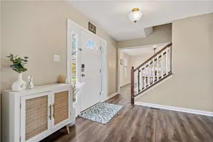 8025 Jordan Ct, Moon/Crescent Twp, PA 15108 - Photo 4