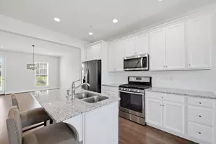 1638 Hastings Park Dr, South Fayette, PA 15017 - Photo 6