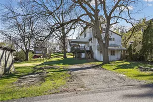 1063 Muldowney Ave, Pittsburgh, PA 15207 - Photo 6