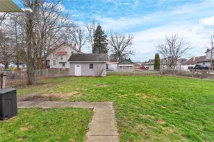 2003 Delaware Ave, New Castle, PA 16105 - Photo 4