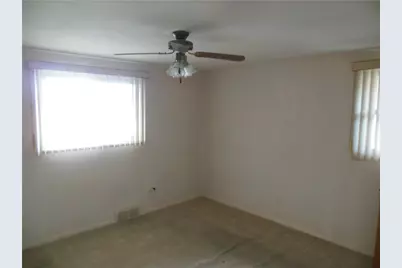 412 Lois Drive, Pittsburgh, PA 15236 - Photo 8