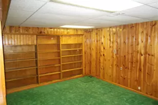 412 Lois Dr, Pittsburgh, PA 15236 - Photo 12