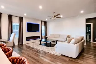 118 Red Pine Dr, Kennedy Township, PA 15108 - Photo 4